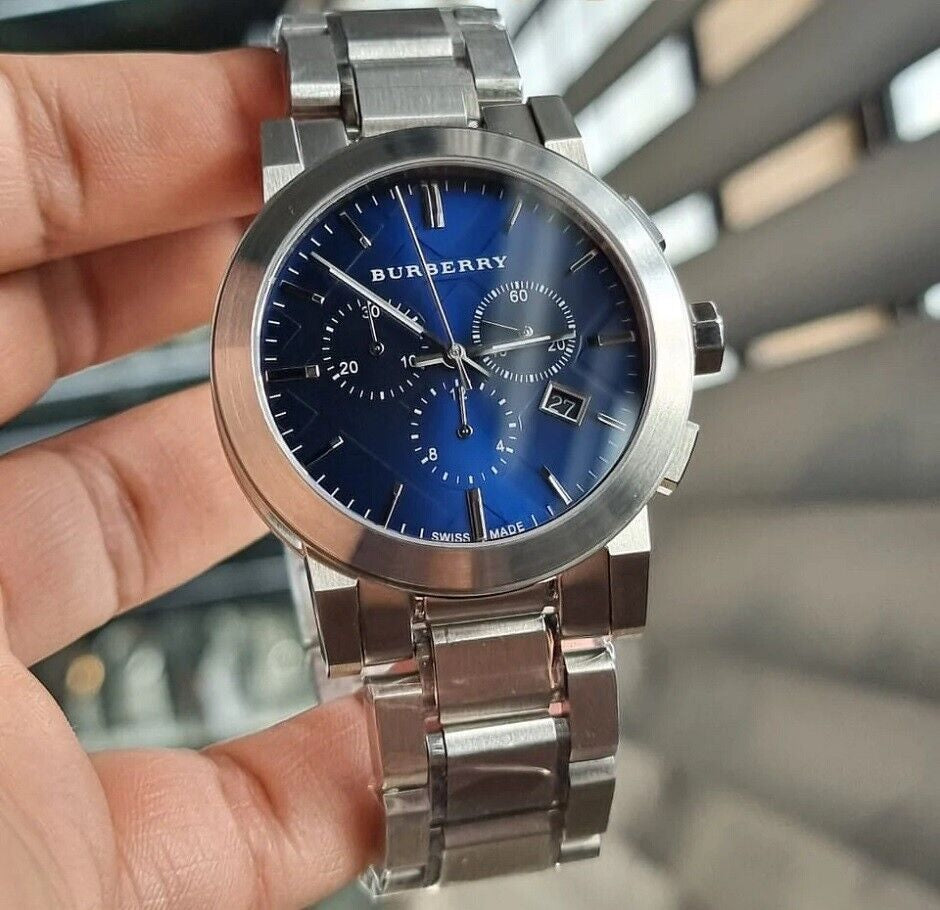 Burberry BU9363 handled showcasing polished case and dial