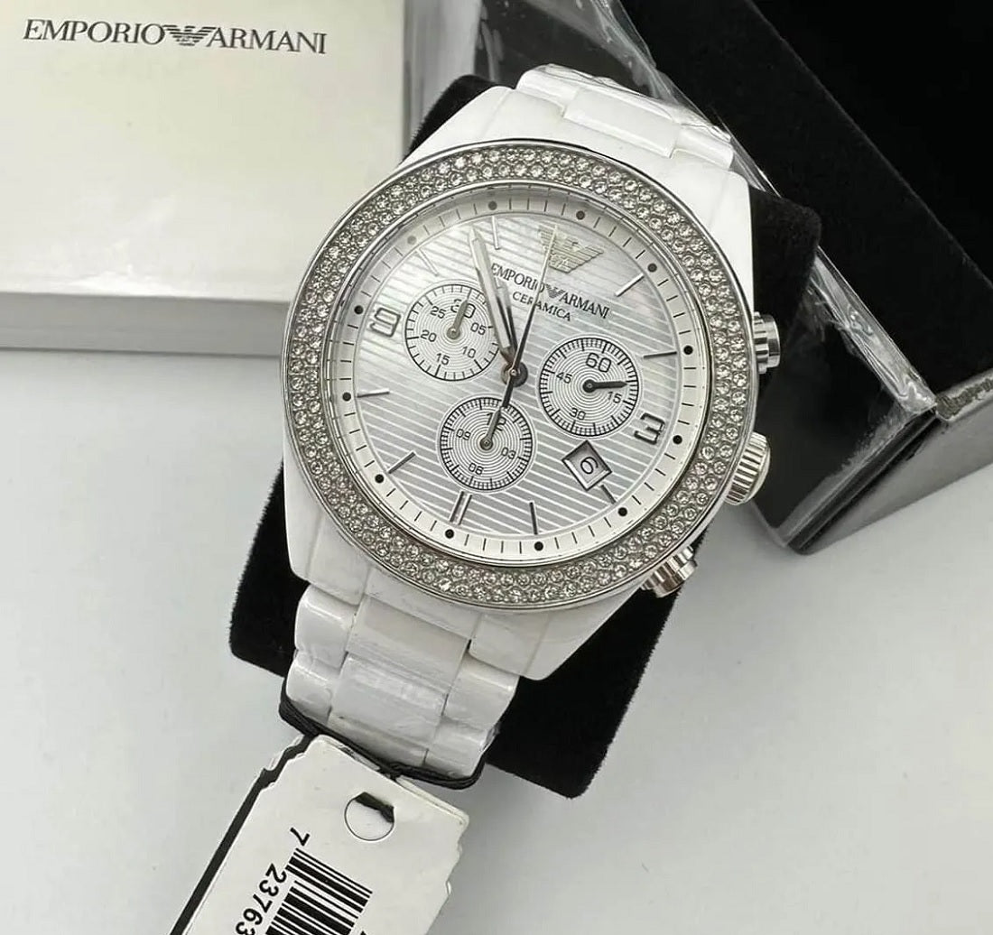 Close-up of the white ceramic strap on Emporio Armani AR1456 women’s watch