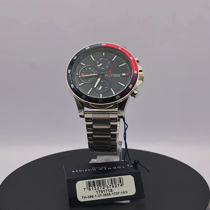 360-degree rotating view of Tommy Hilfiger 1791718 Bank watch with silver stainless steel bracelet and blue dial.