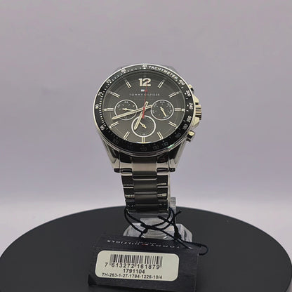 360-degree rotating view of Tommy Hilfiger 1791104 men's silver stainless steel watch with white dial and brown leather strap