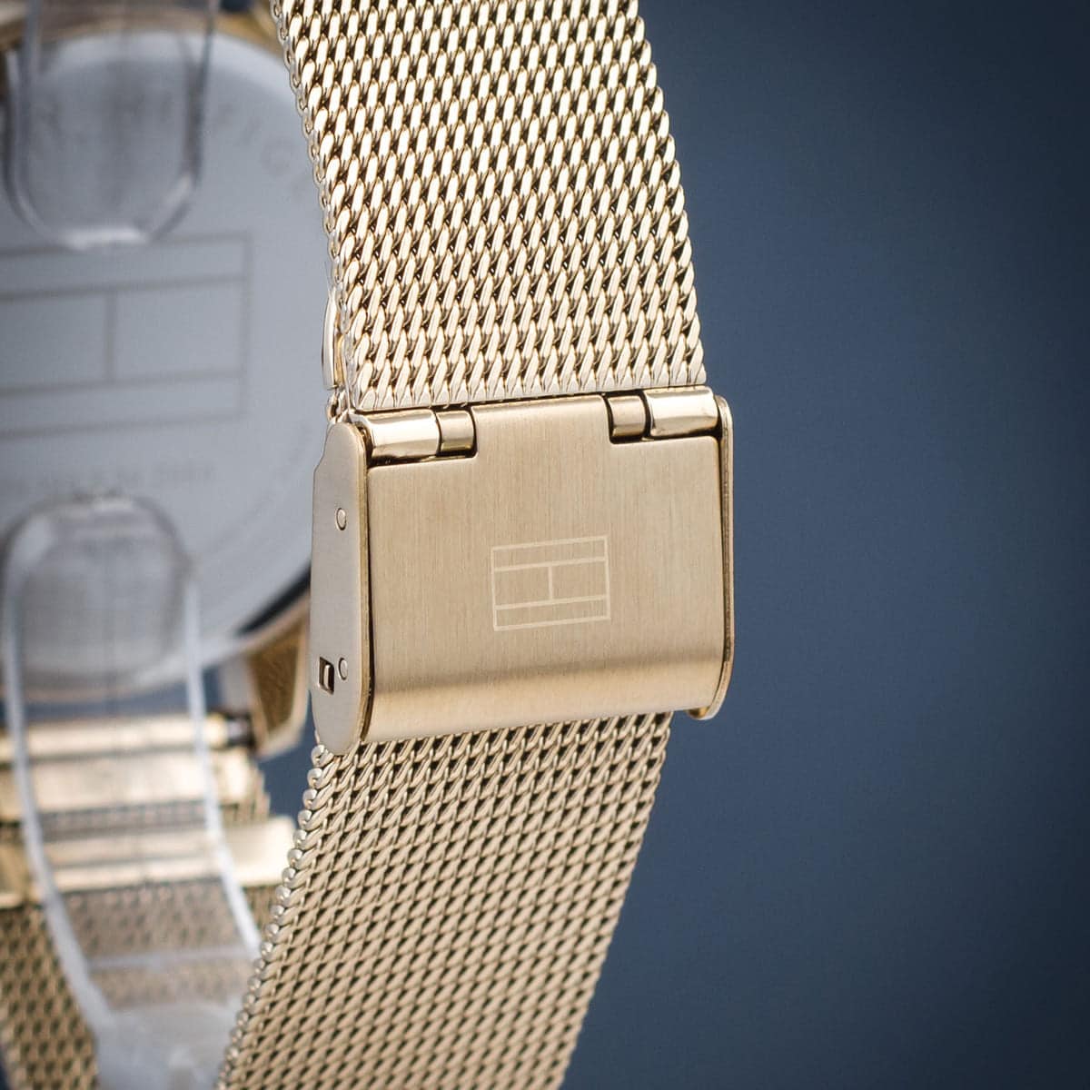 Clasp view of Tommy Hilfiger 1782302 women’s gold mesh strap watch