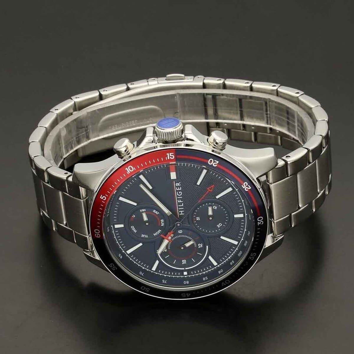 Tommy Hilfiger 1791718 men’s watch with stainless steel silver strap and blue dial
